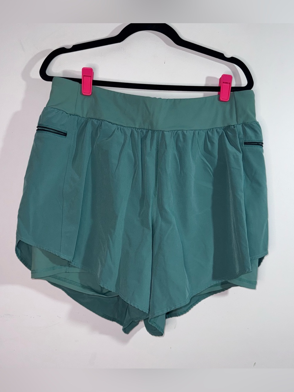 Torrid Active Shorts Size 1x Green Zip Pocket Running Athleisure Plus Size